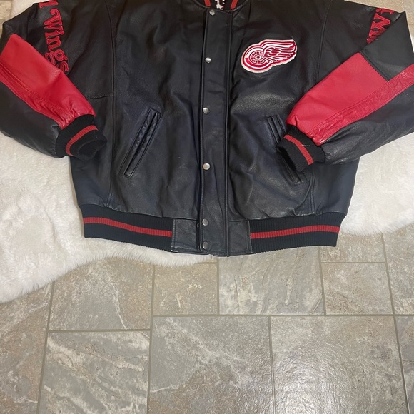 Jacket - Picture 5 of 7